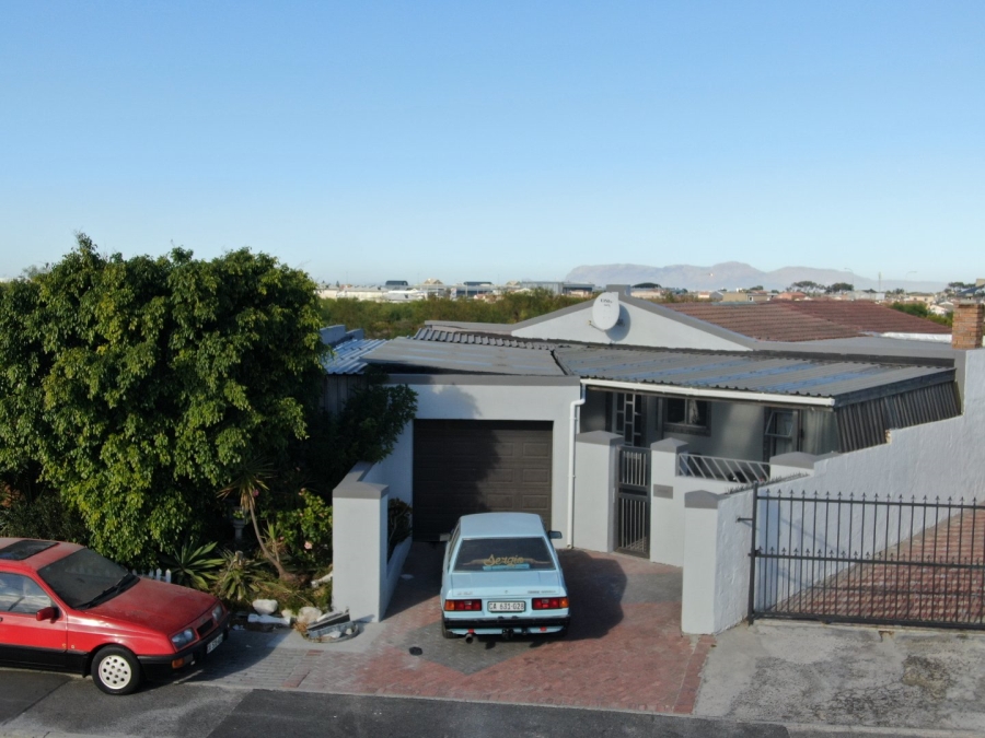 3 Bedroom Property for Sale in Mitchells Plain Central Western Cape